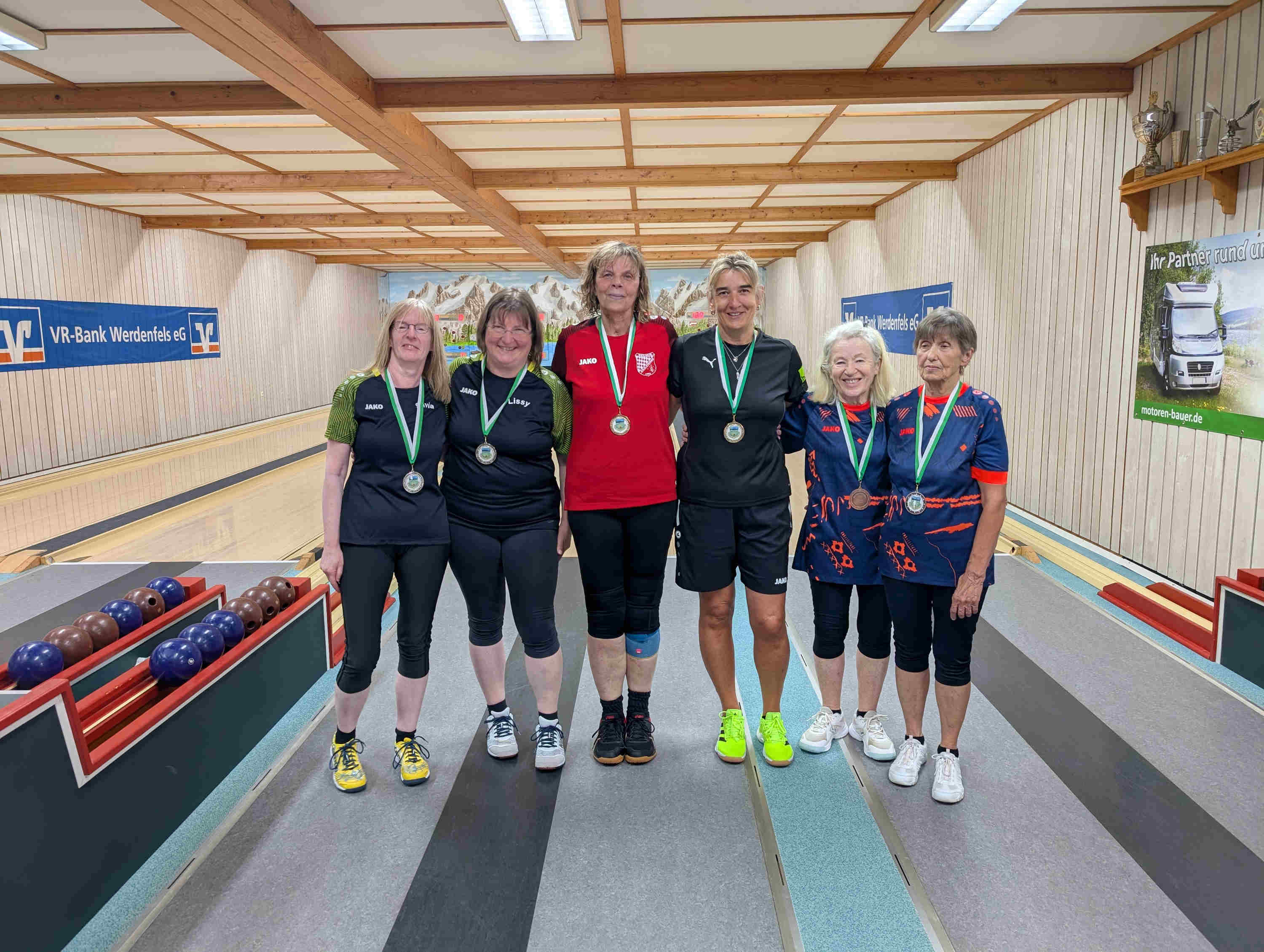 Bezirksvorentscheidung Tandem Frauen - 2026von links: Silvia Straßer und Elisabeth Reindl, Angelika Wagner und Michaela Sepp, Angelika Jung und Adelheid Ostermair